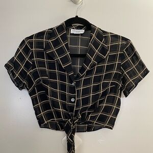Tessuto petite vintage made in USA black and cream crop top button up.